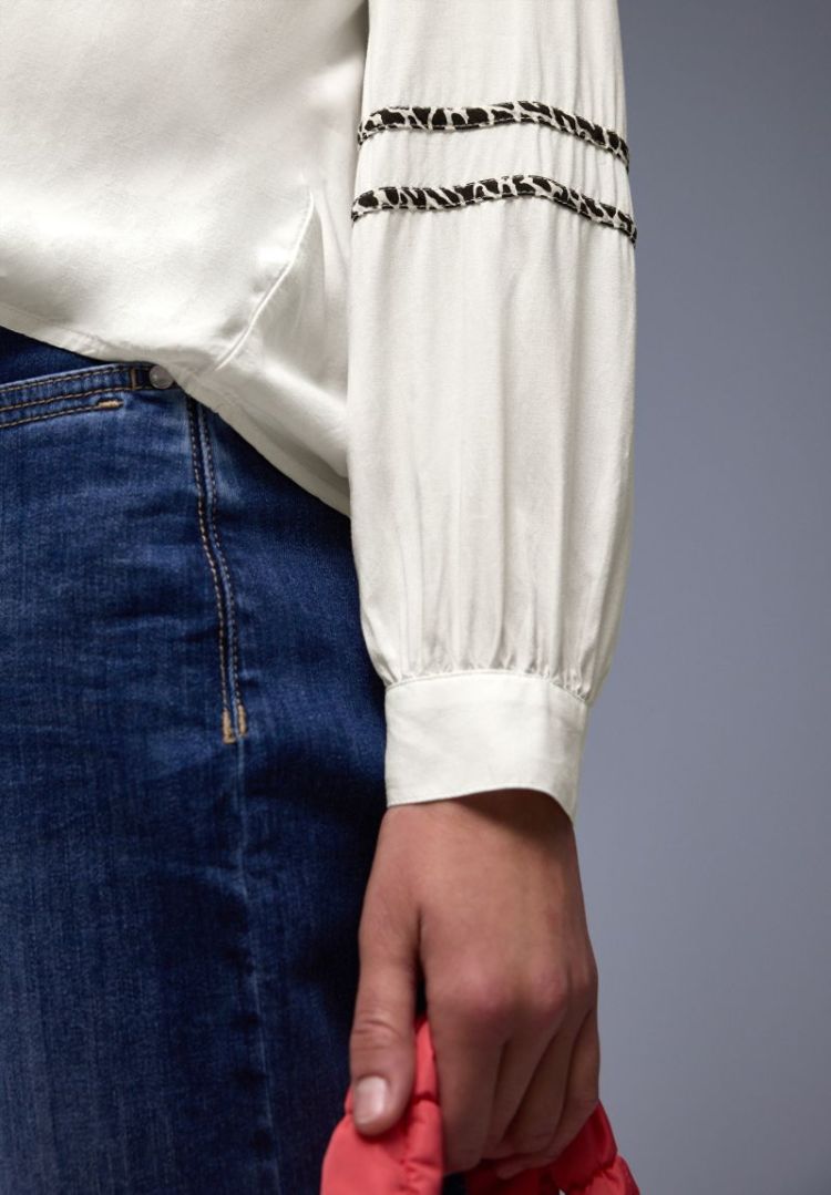  10108 off white