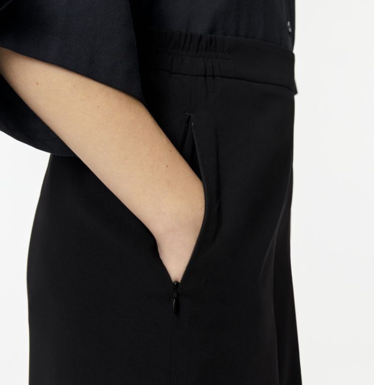 090 black