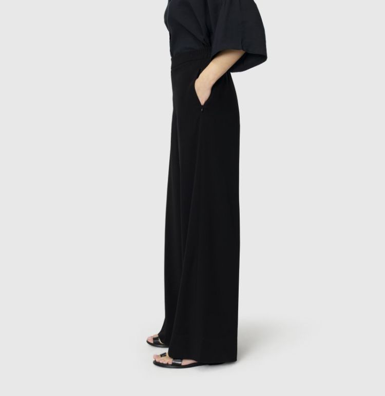 090 black
