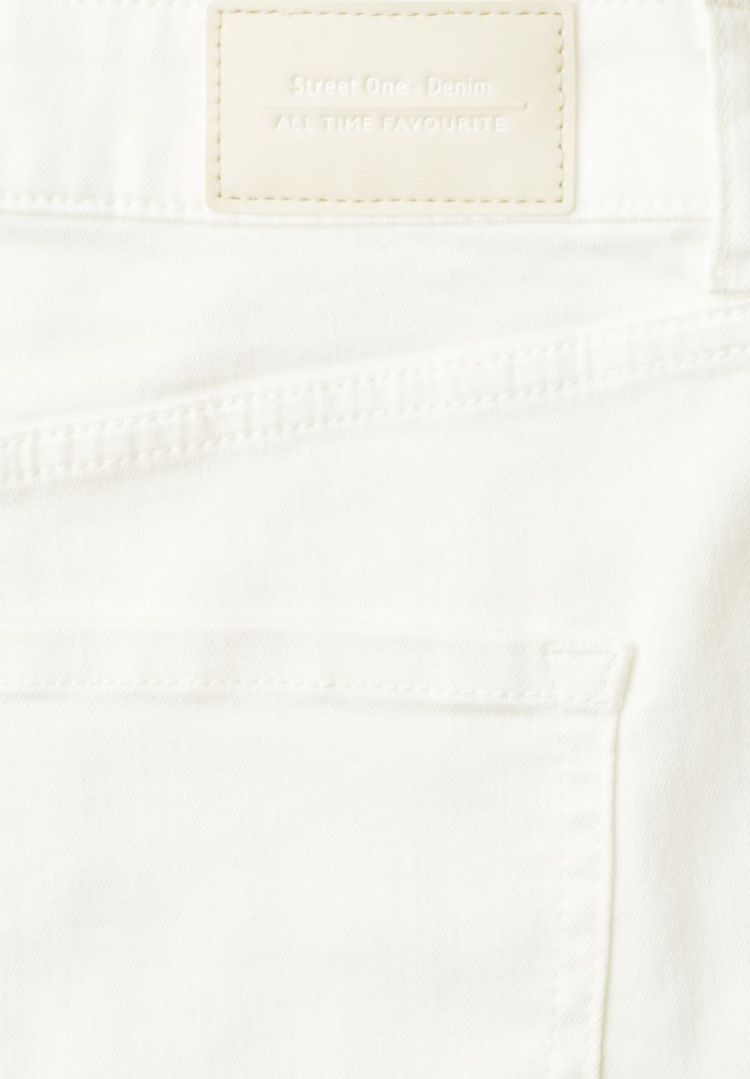  18079 Off White