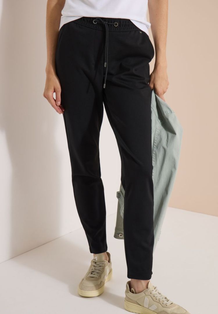  10001 Black